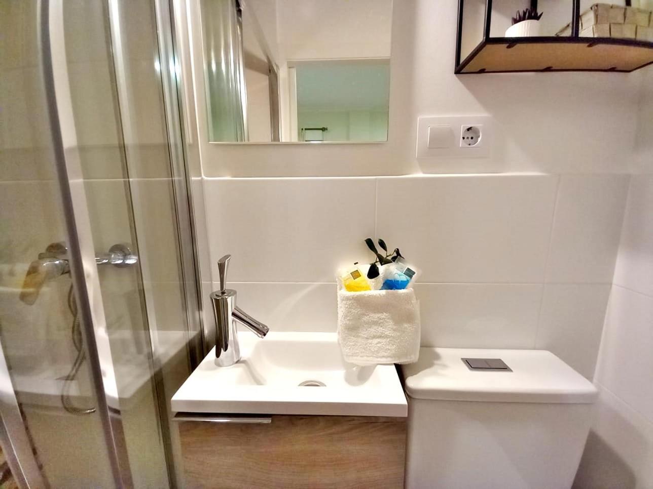 Holibai, Rulina , Single Private Ensuite, Baiona Bagian luar foto